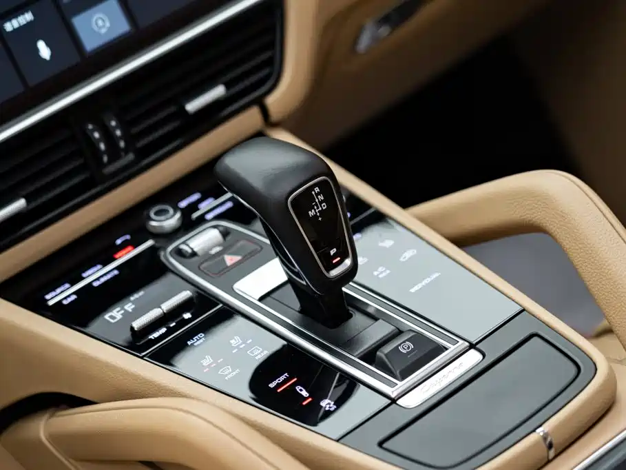 Porsche Cayenne — миниатюра 15