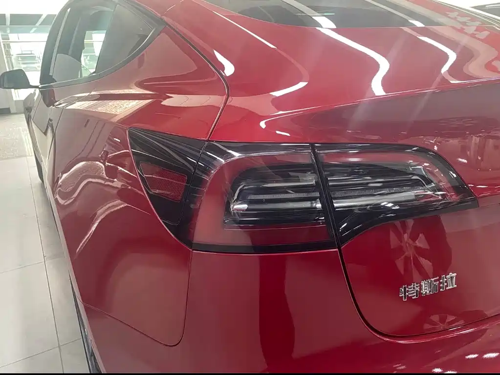Tesla Model 3 — миниатюра 11