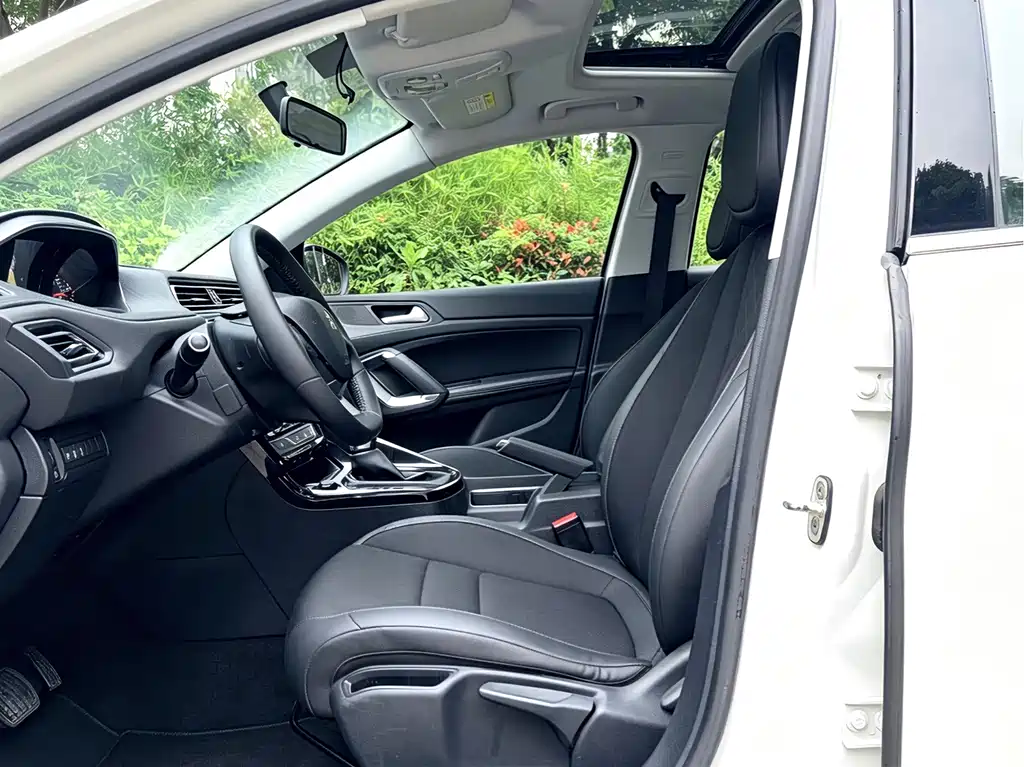 Peugeot 308 — миниатюра 10