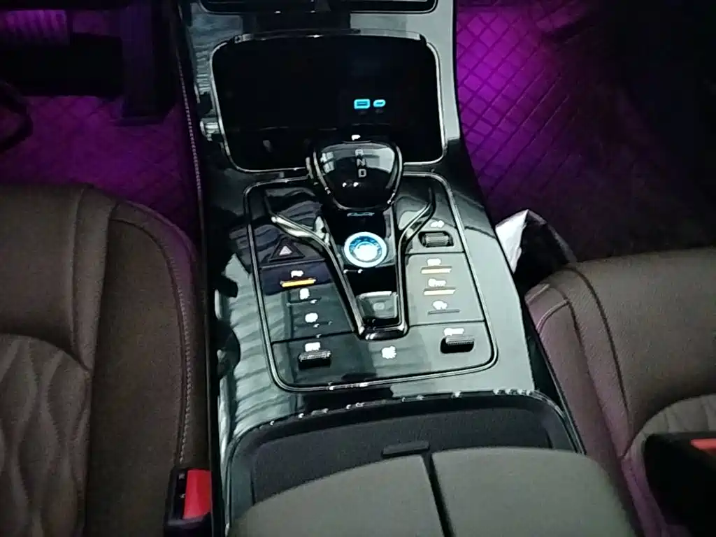 BYD Han — миниатюра 14