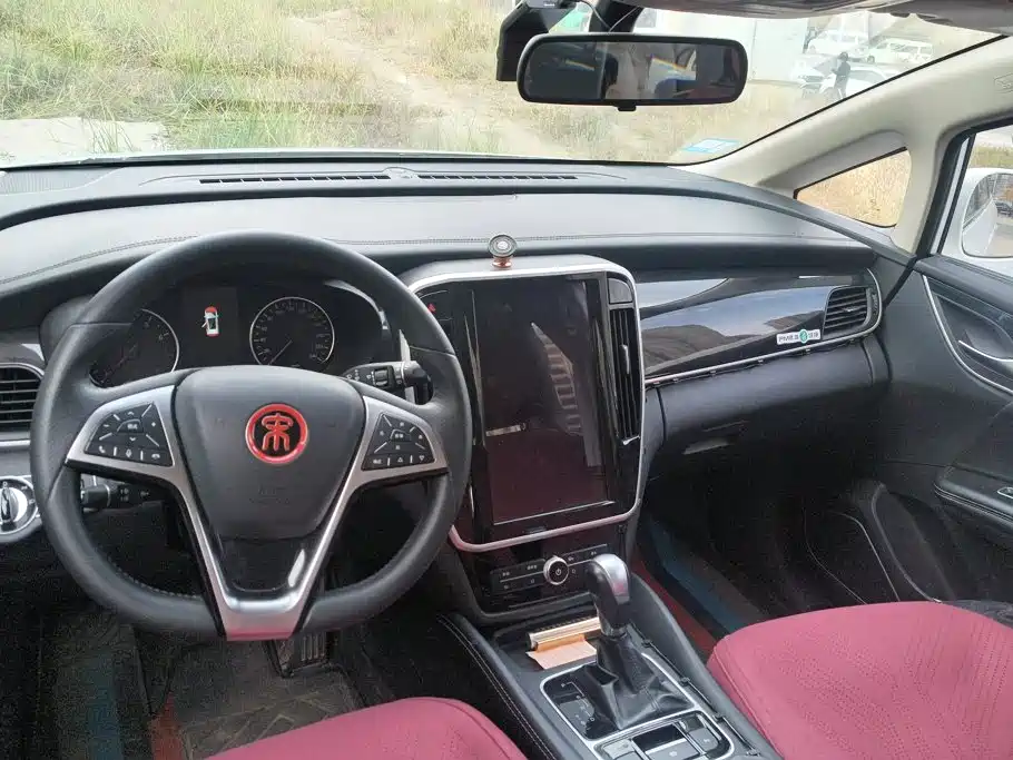 BYD MAX — миниатюра 12