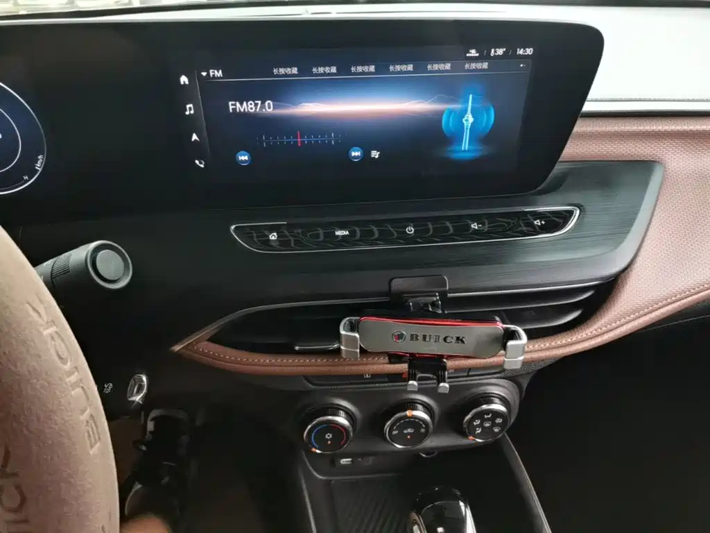 Buick Verano — миниатюра 13