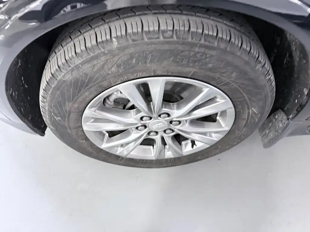 Cadillac XT5 - фото 5