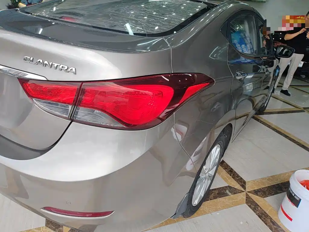 Hyundai Elantra Langdong — миниатюра 8