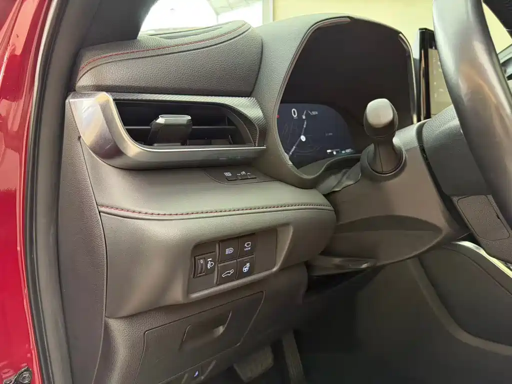 Toyota Crown Kluger — миниатюра 12