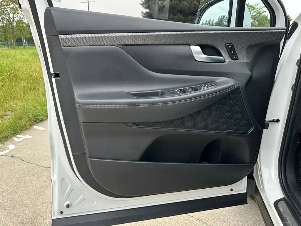Hyundai Santa Fe — миниатюра 13