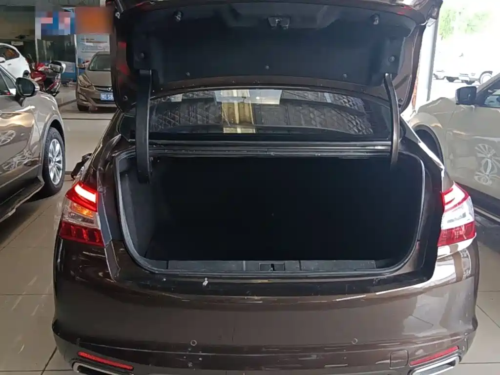 Peugeot 408 — миниатюра 18