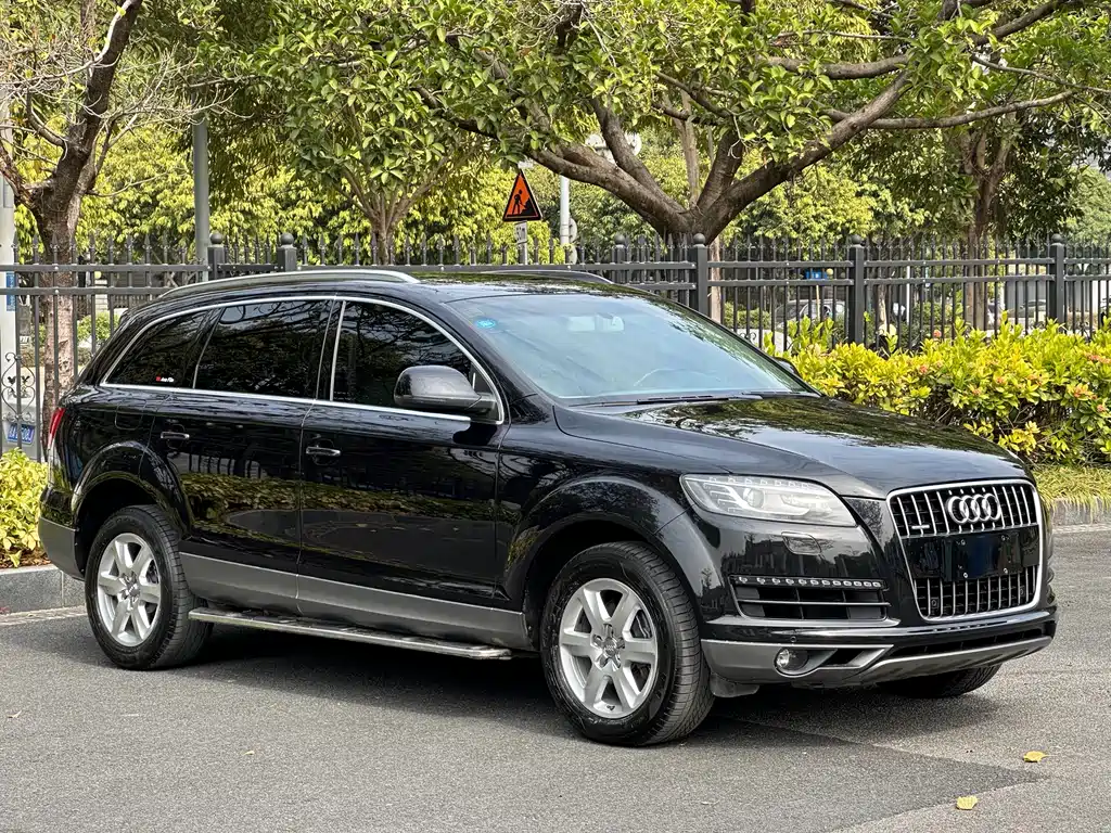 Audi Q7 2011 3.0 TFSI (200kW