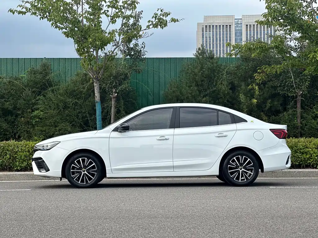 Roewe i5 — миниатюра 3