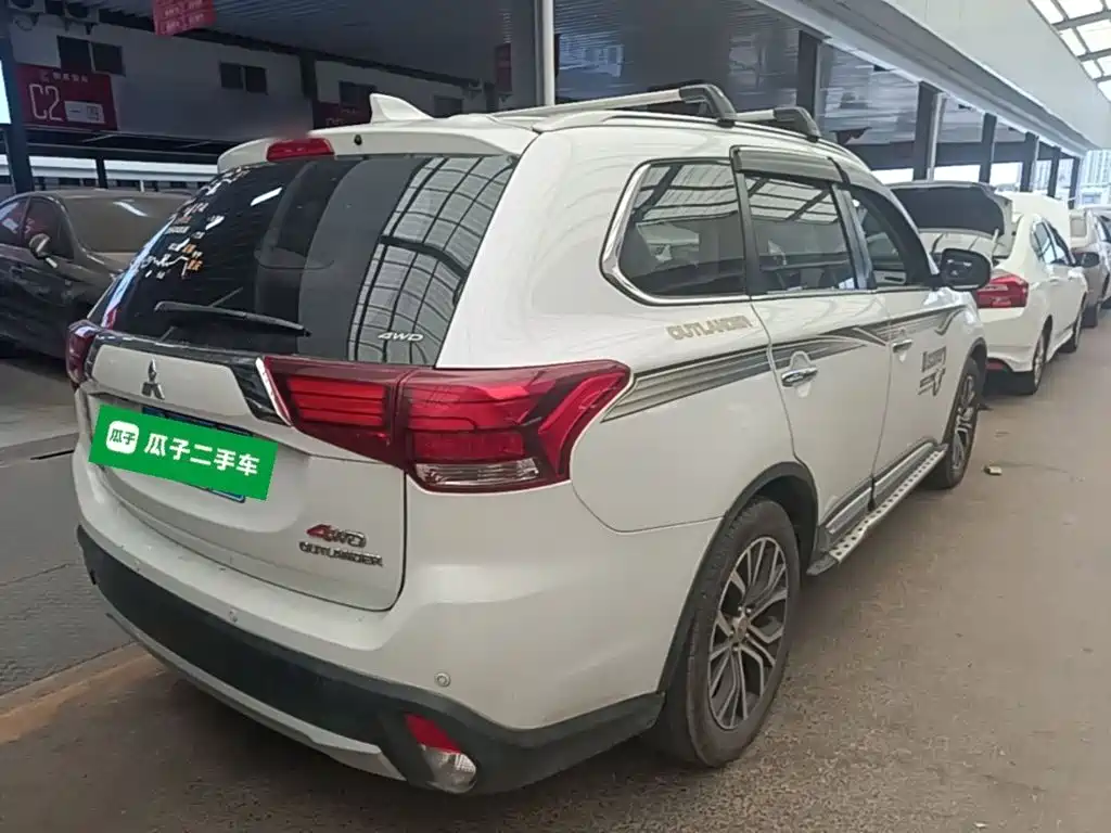 Mitsubishi Outlander — миниатюра 7