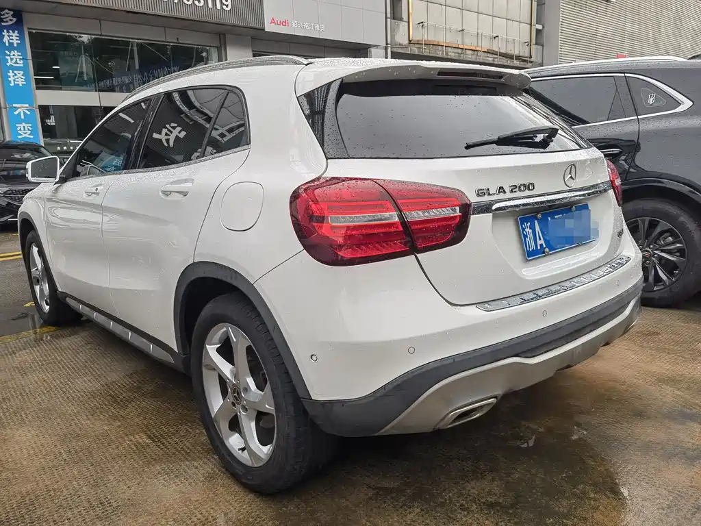 Mercedes-Benz GLA — миниатюра 6