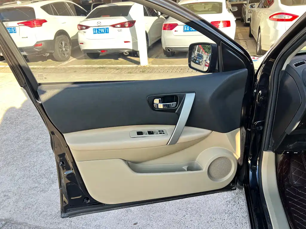 Nissan Qashqai — миниатюра 6