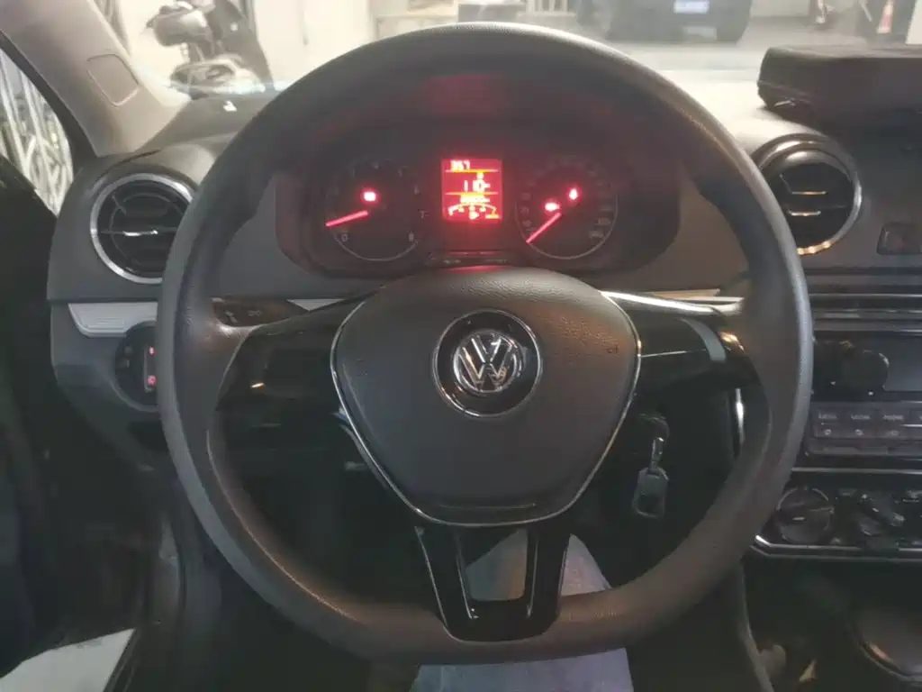 Volkswagen Jetta — миниатюра 11