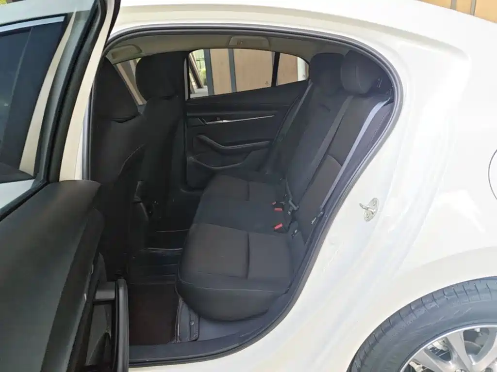 Mazda 3 Axela — миниатюра 17