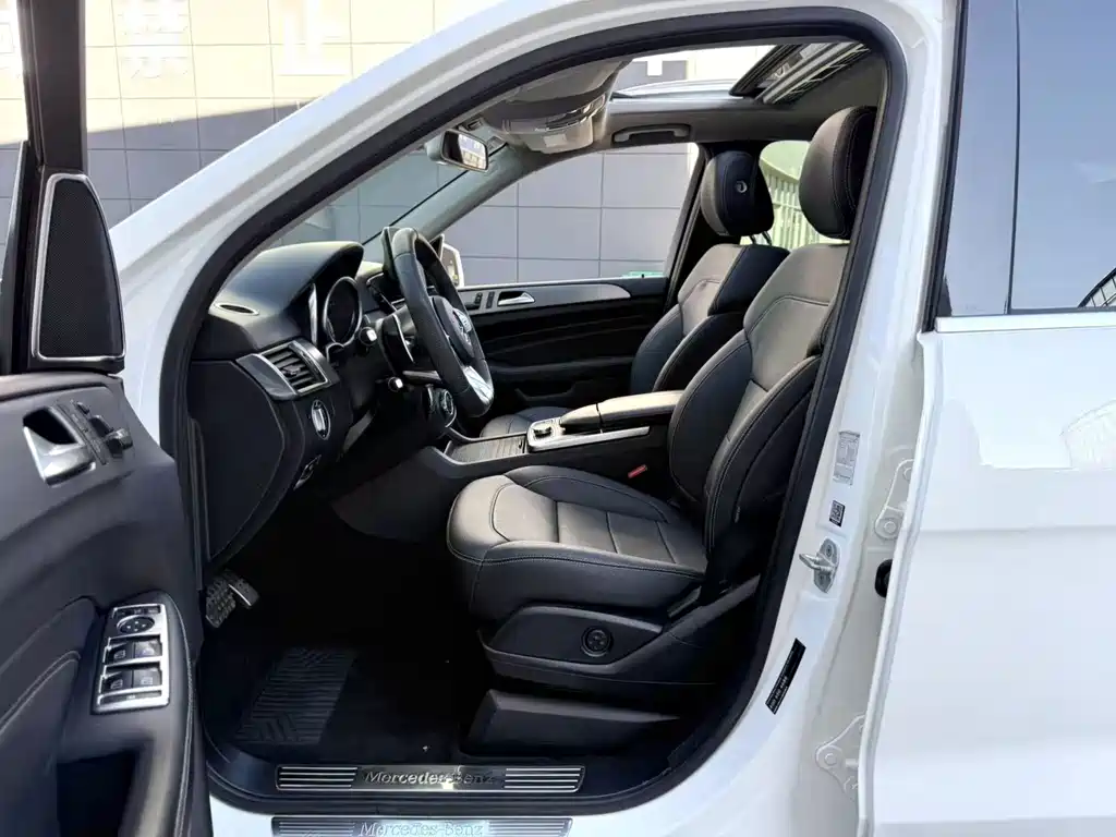 Mercedes-Benz M-Class — миниатюра 5