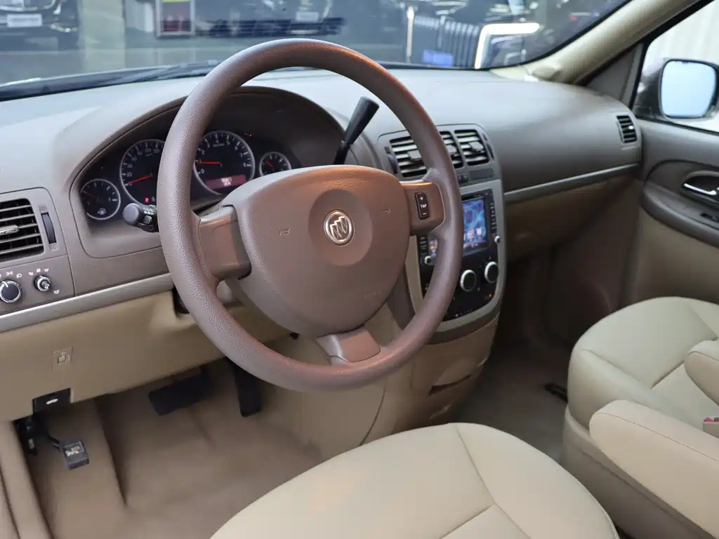 Buick GL8 — миниатюра 6