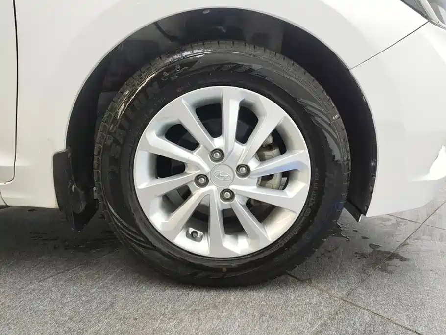 Hyundai Verna — миниатюра 6