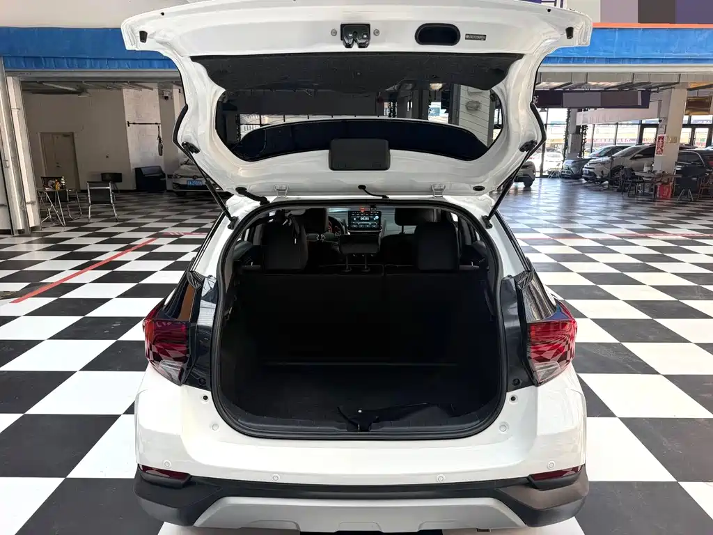 Toyota Yaris L — миниатюра 15