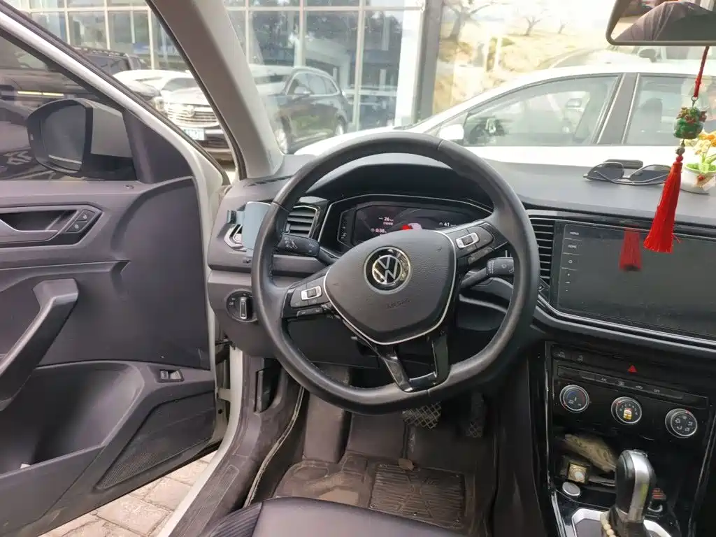 Volkswagen T-Roc — миниатюра 6