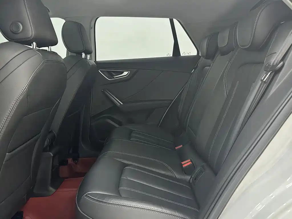 Audi Q2L — миниатюра 8