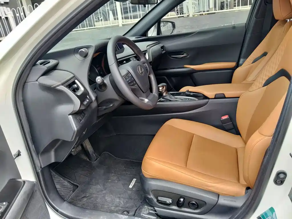 Lexus UX — миниатюра 3