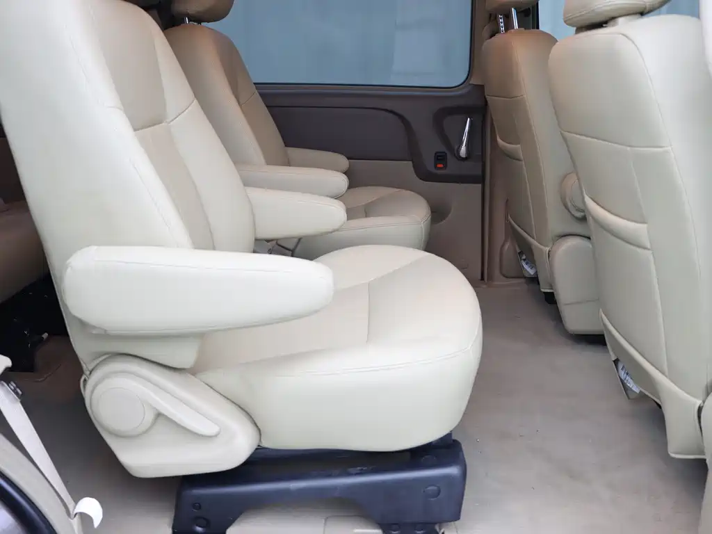 Buick GL8 — миниатюра 12