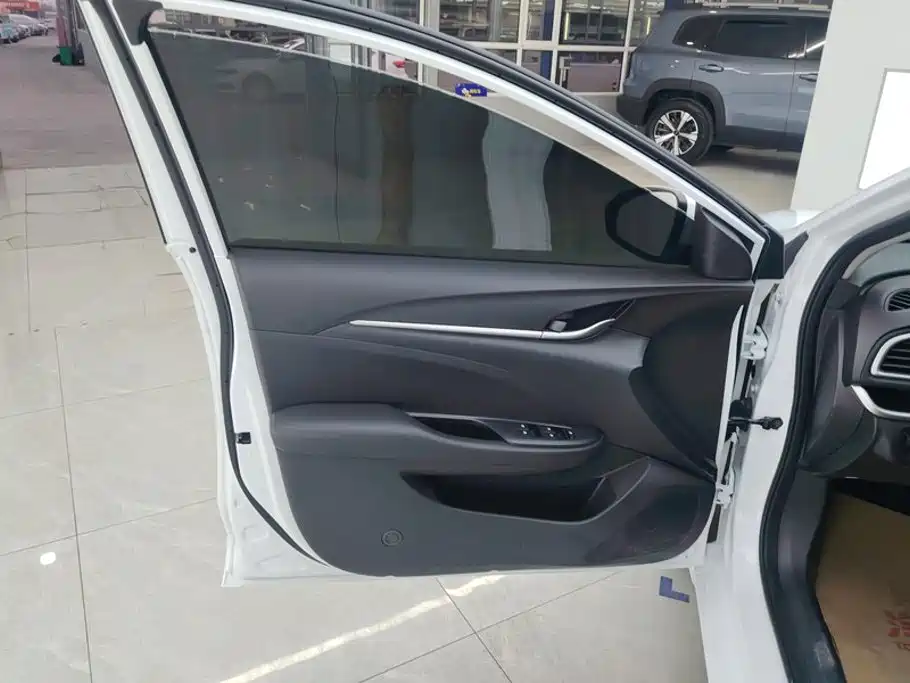 Buick Excelle — миниатюра 7