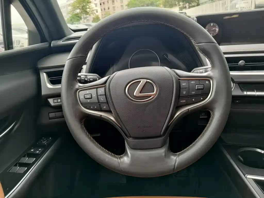 Lexus UX — миниатюра 10