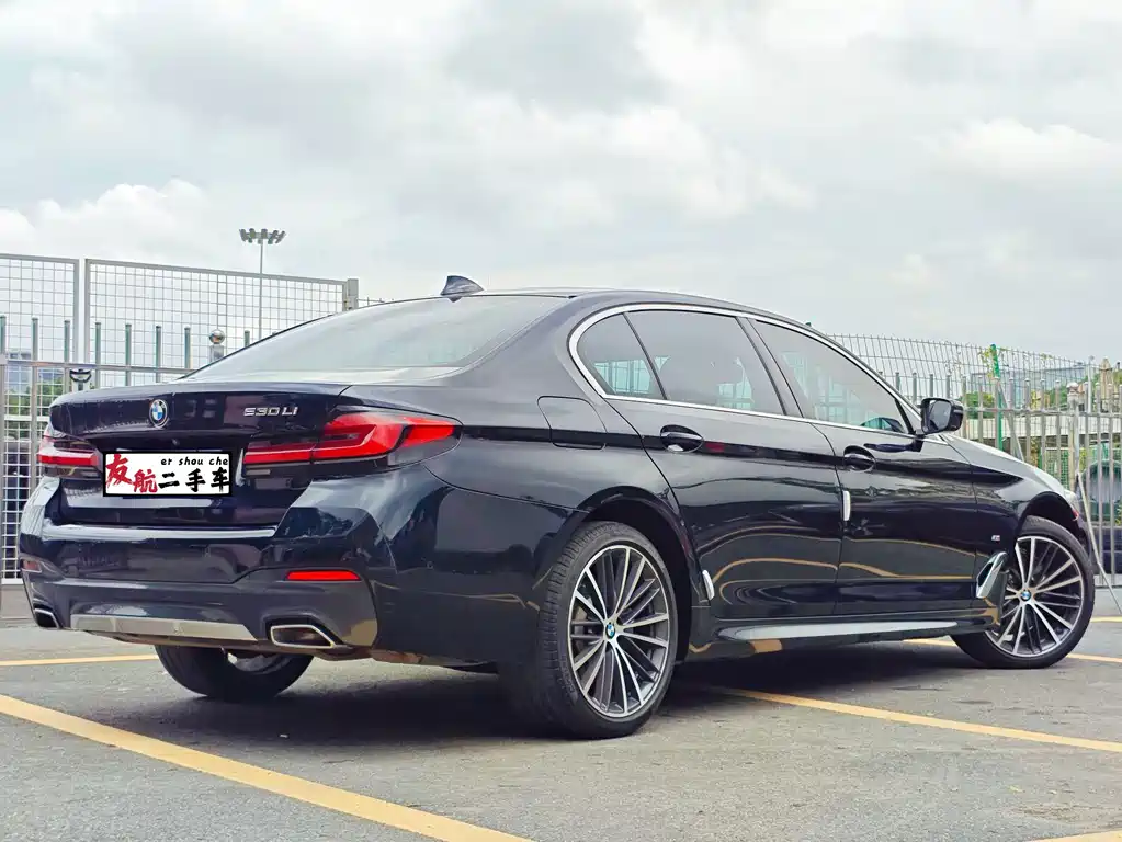 BMW 5 Series — миниатюра 2
