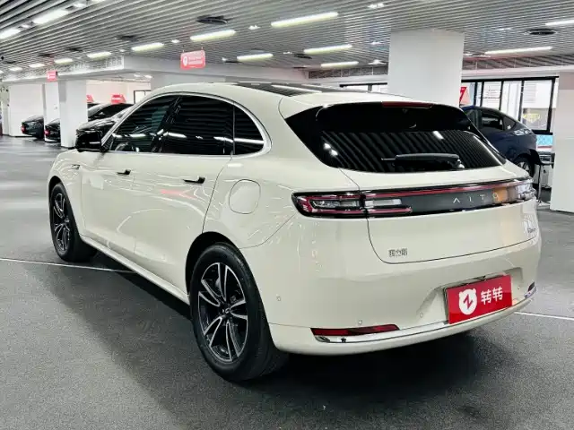 AITO ASK THE WORLD M5