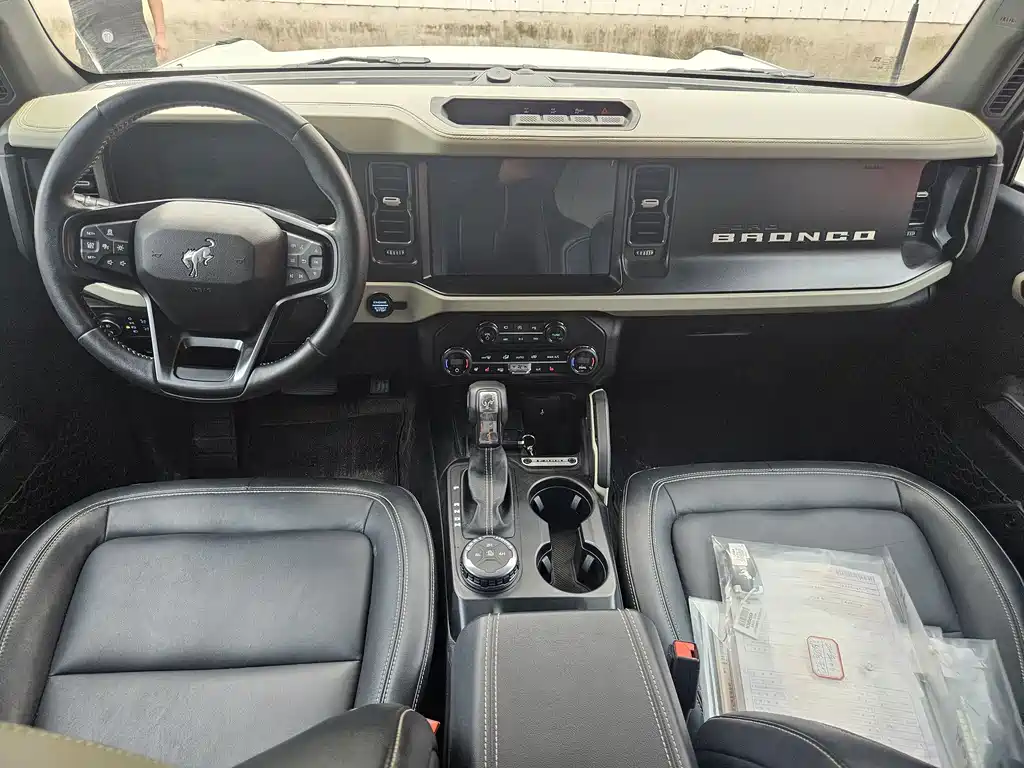 Ford Bronco — миниатюра 6