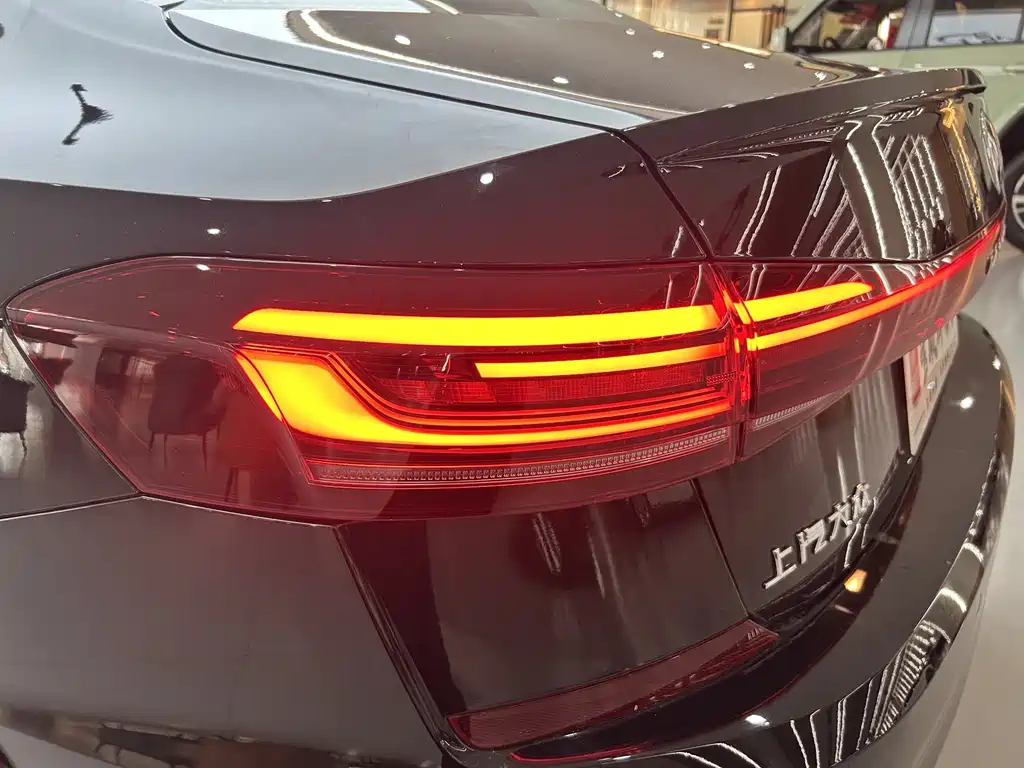 Volkswagen 帕萨特插电混动 — миниатюра 13