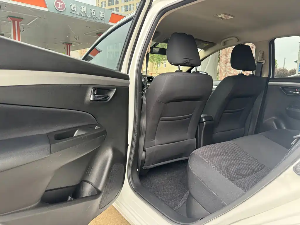 Suzuki Alivio — миниатюра 15