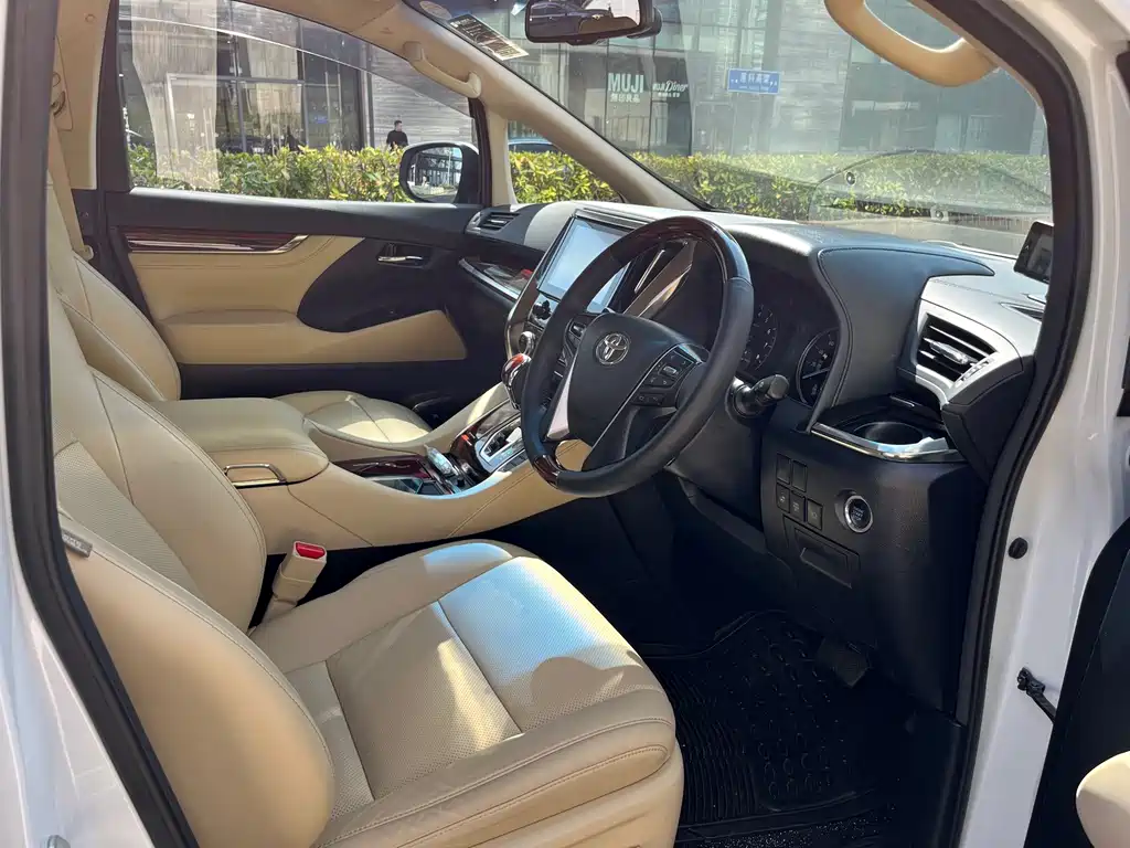 Toyota Alphard 2015 3.5L Luxury