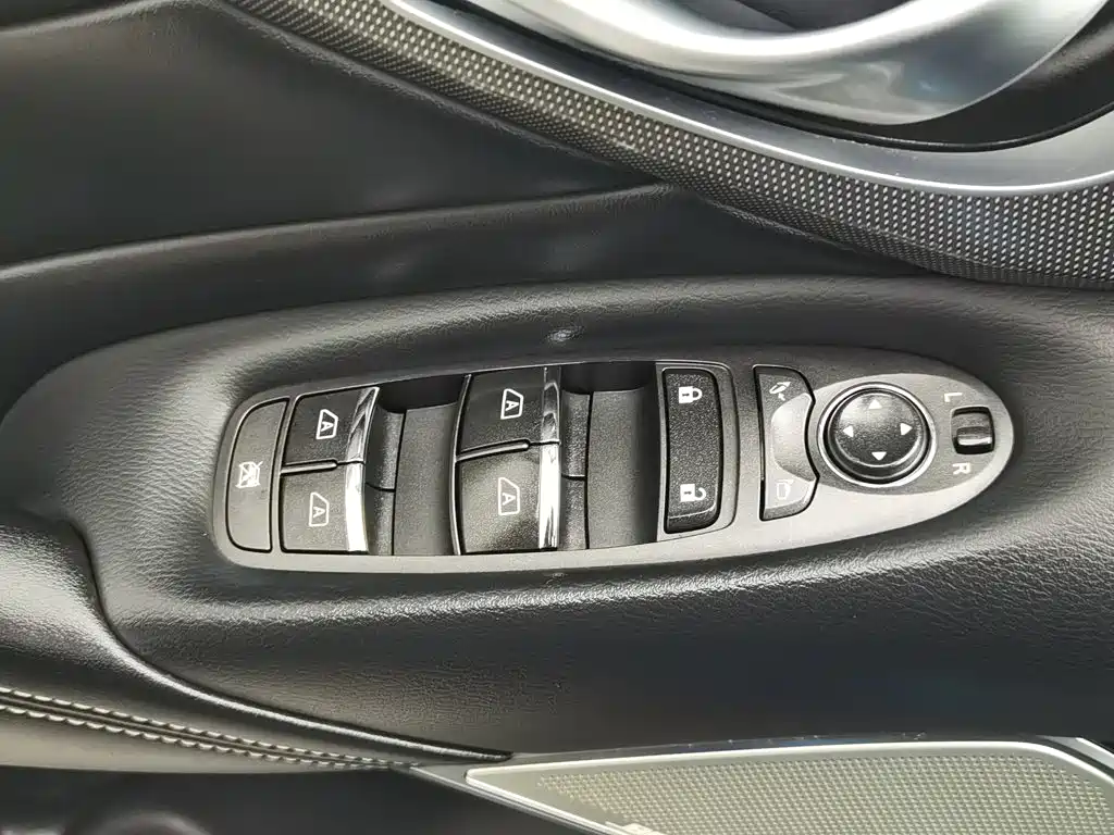 Infiniti Q50L — миниатюра 9