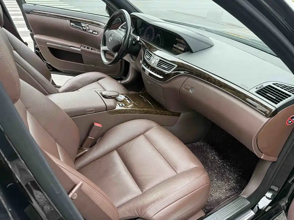 Mercedes-Benz S-Class — миниатюра 13