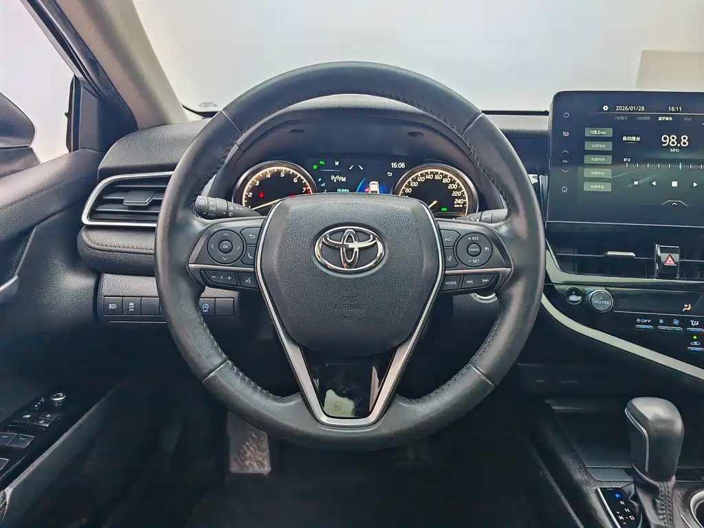TOYOTA CAMRY