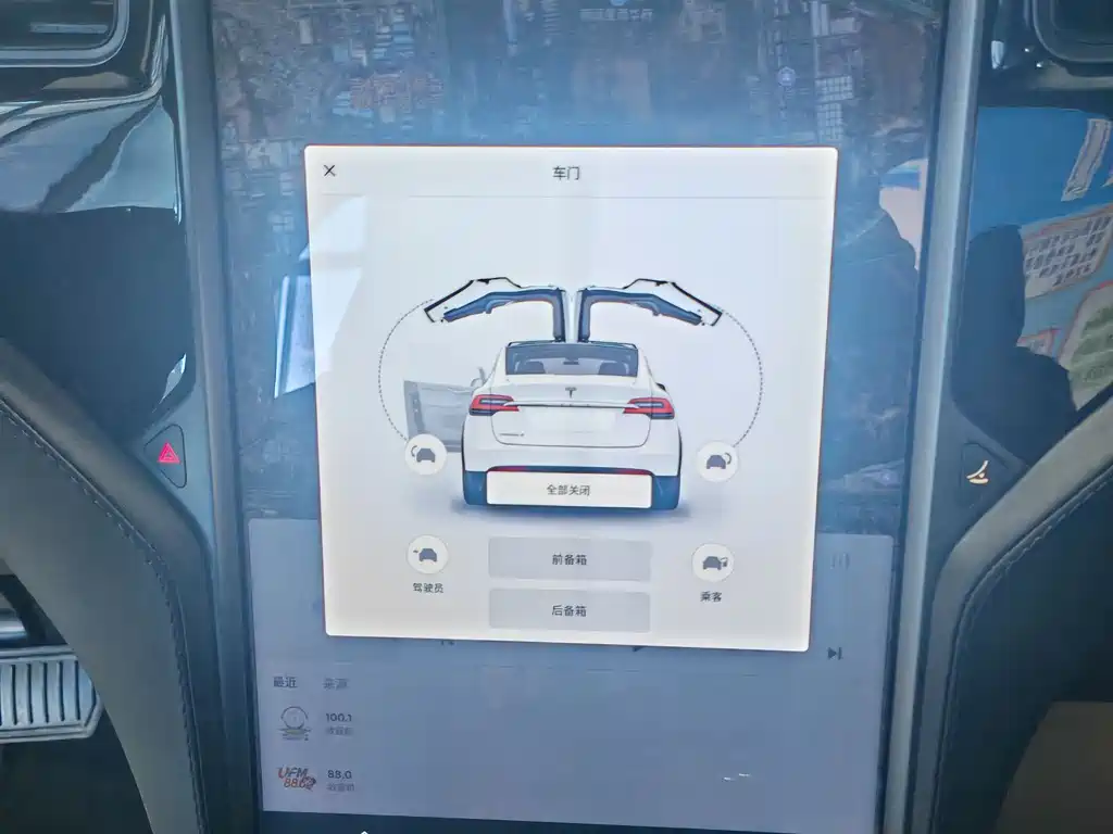 TESLA MODEL X