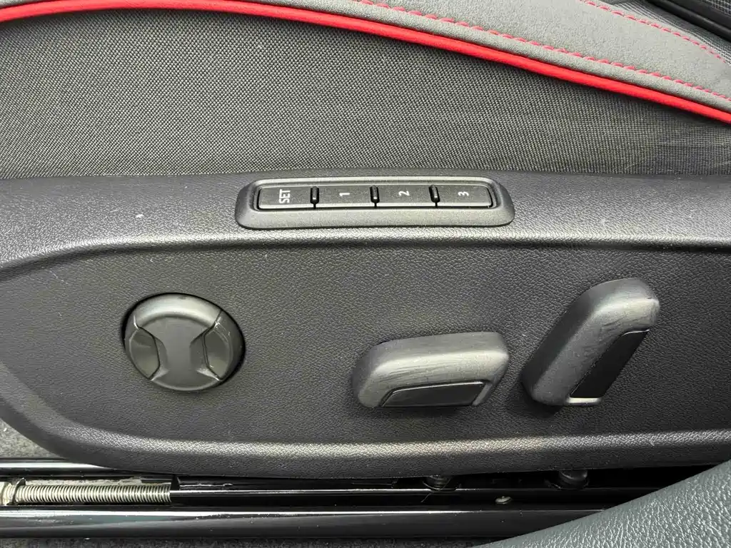 Volkswagen Golf GTI — миниатюра 17