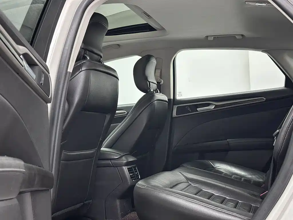 Ford Mondeo 2013 2.0L GTDi200 Luxury