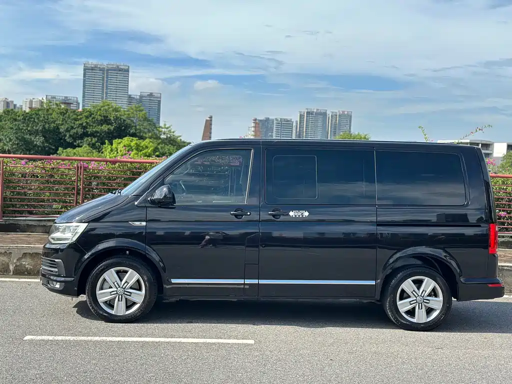 Volkswagen Multivan — миниатюра 3
