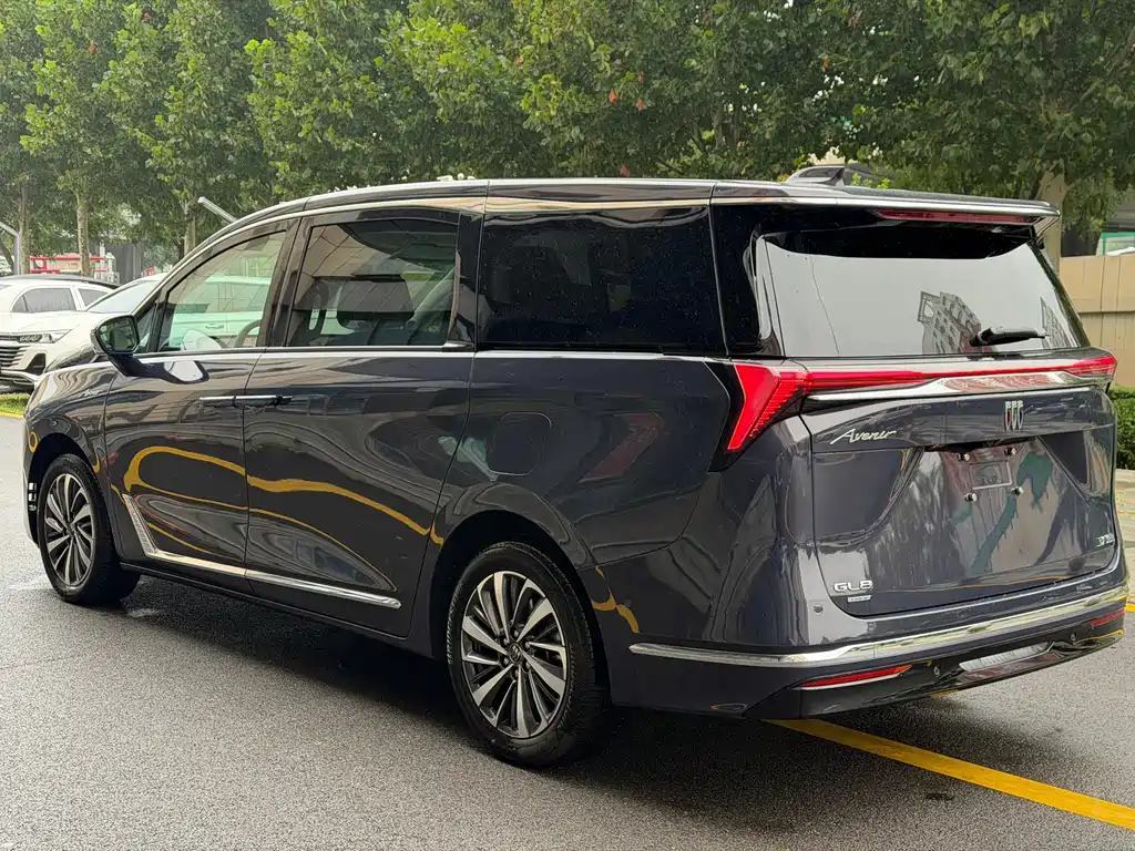 Buick GL8 Hybrid — миниатюра 6