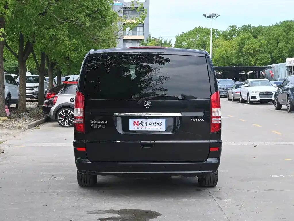 Mercedes-Benz Viano — миниатюра 4