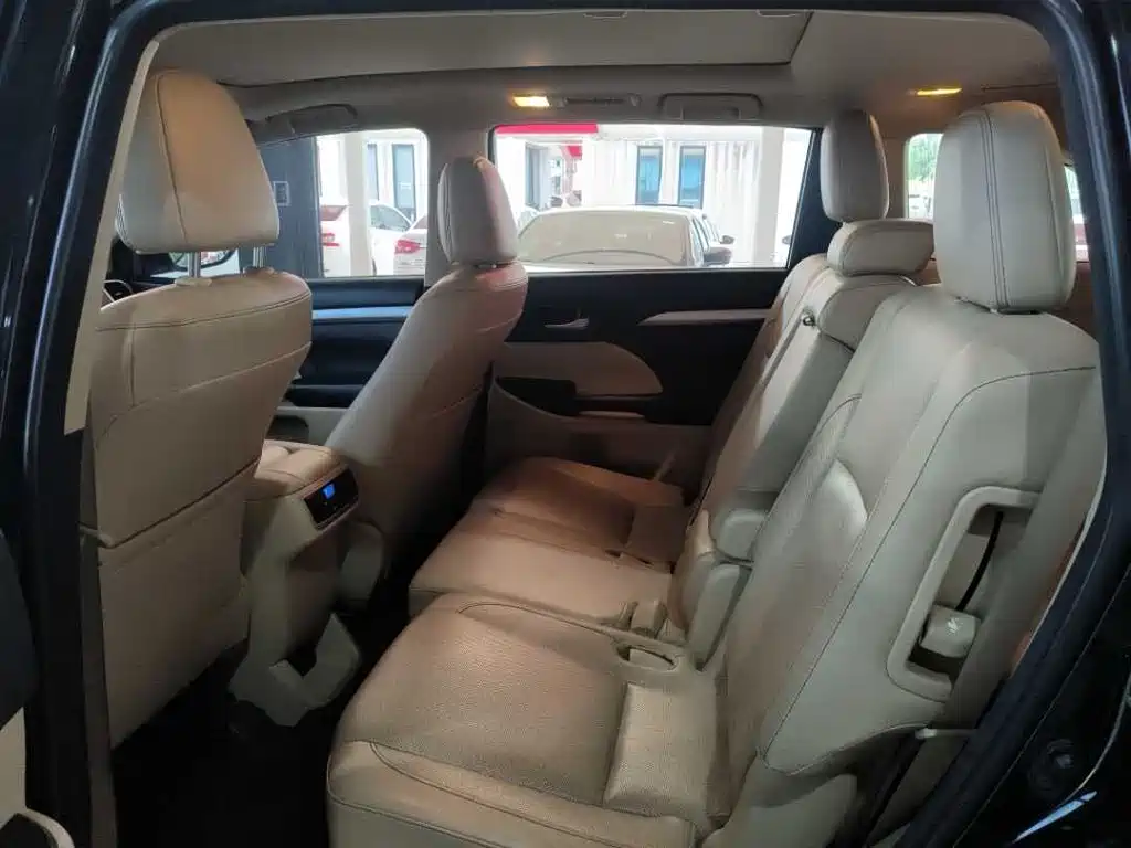 Toyota Highlander — миниатюра 5