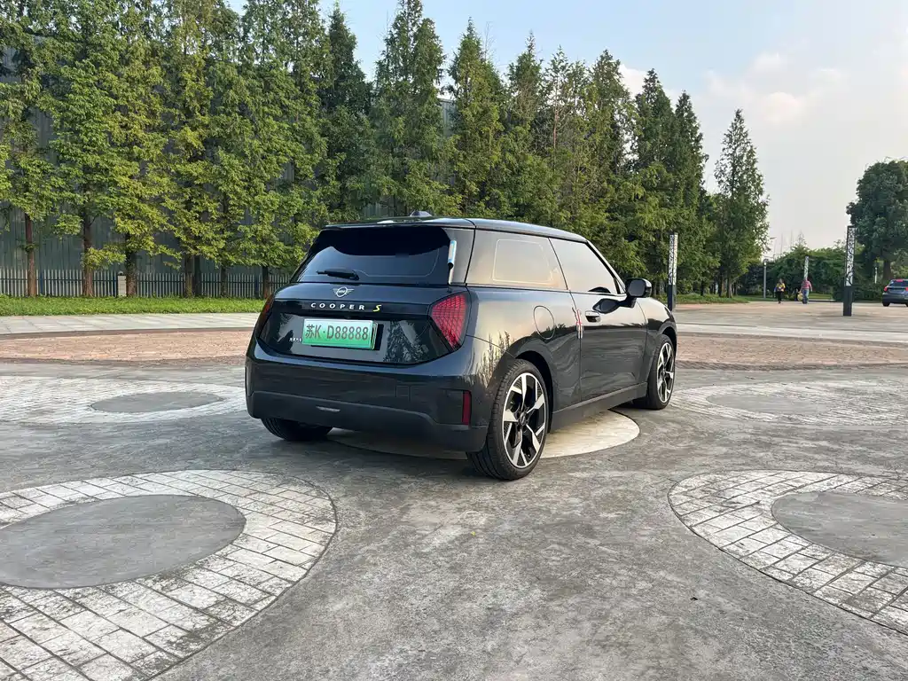 MINI MINI COOPER EV — миниатюра 8