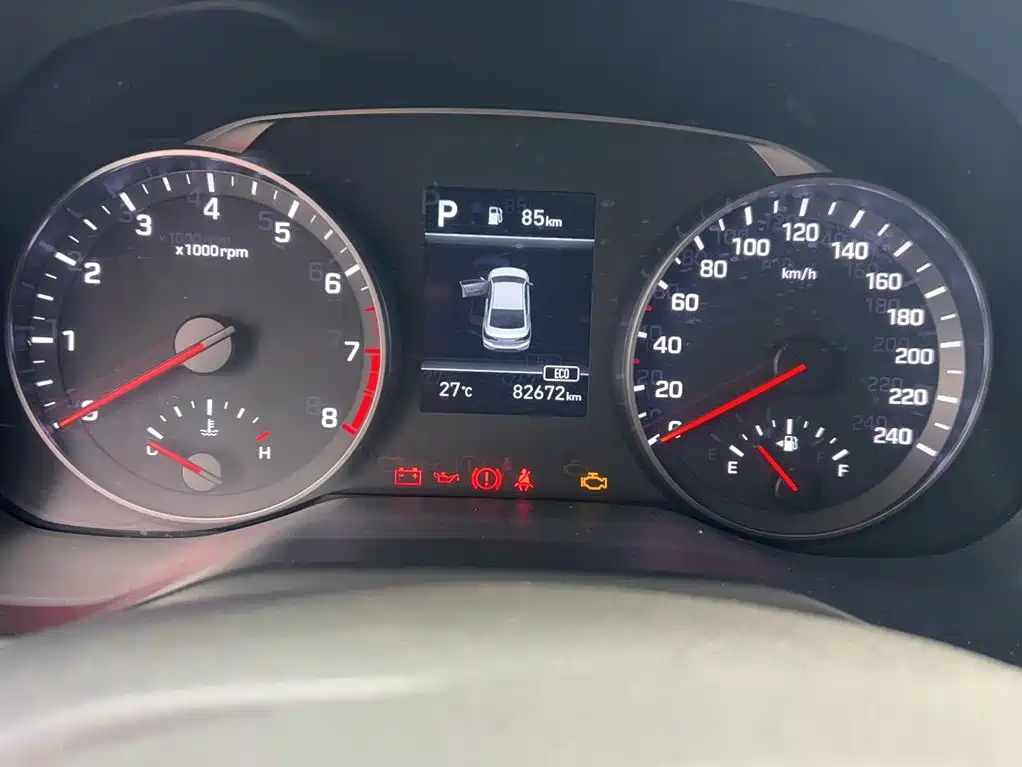 Hyundai Elantra — миниатюра 11