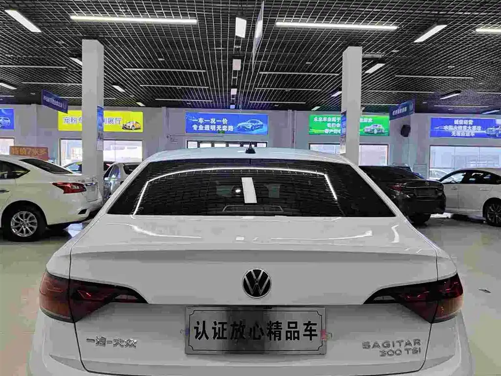 Volkswagen Sagitar 2025 300TSI DSG