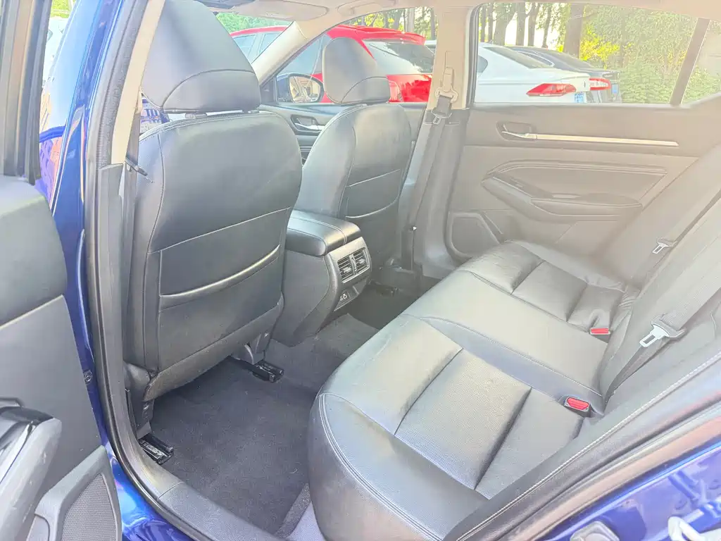 Nissan Teana - фото 10