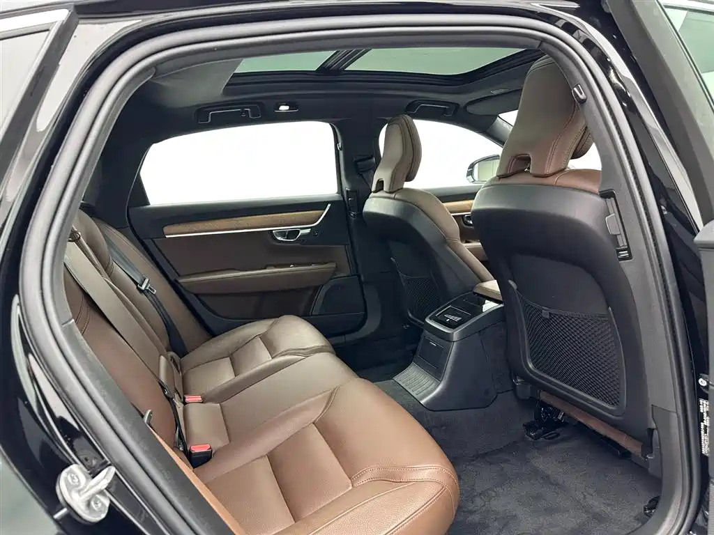 VOLVO S90 PLUG IN HYBRID