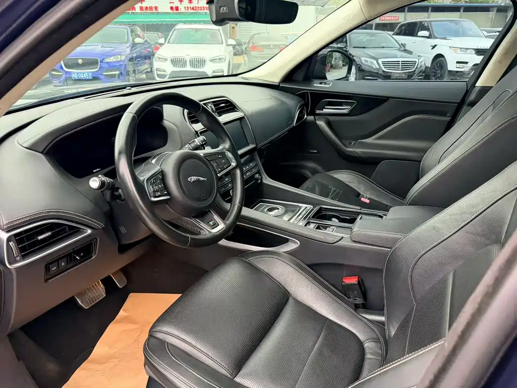Jaguar F-PACE — миниатюра 4